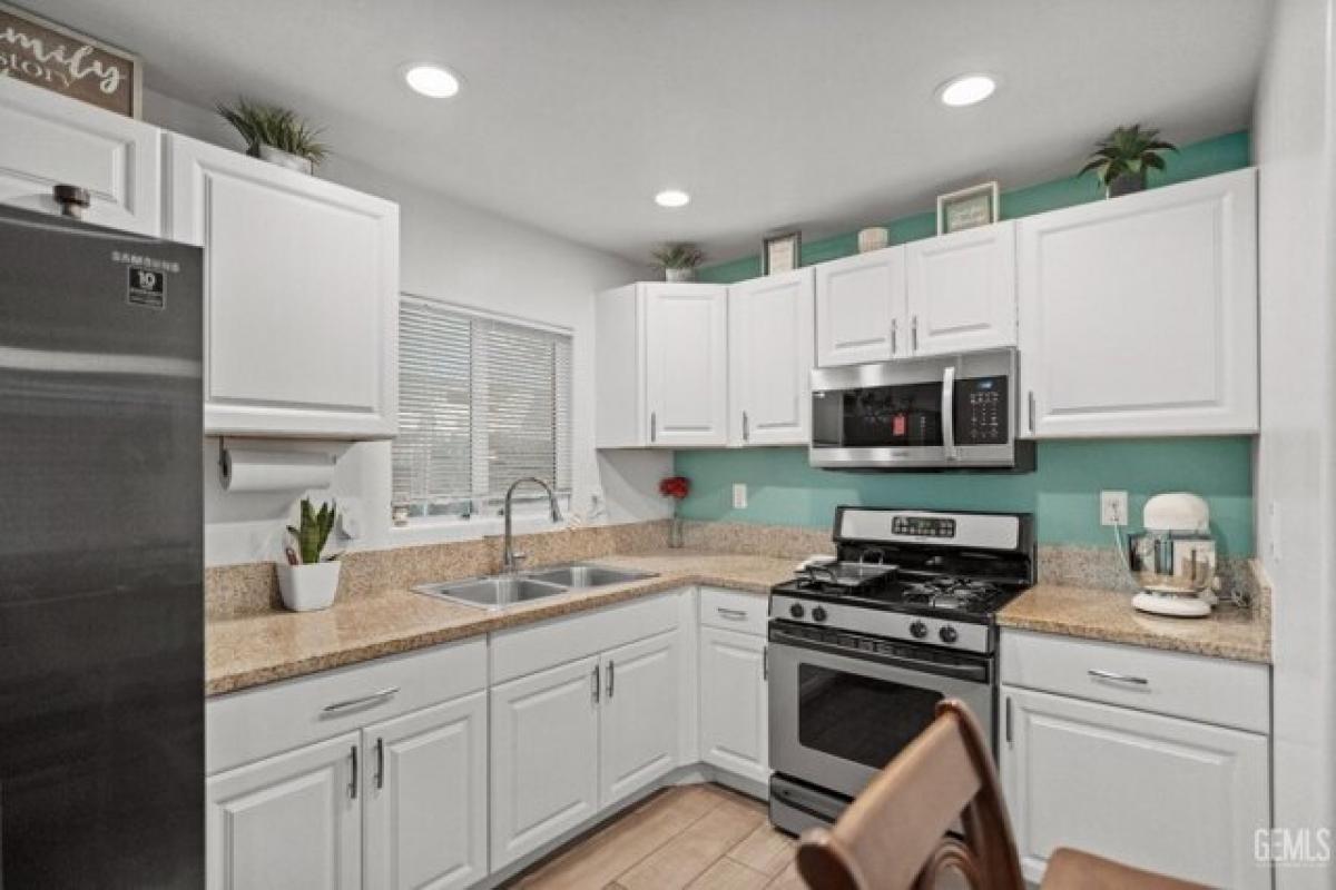 Picture of Home For Sale in Bakersfield, California, United States