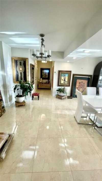 Home For Sale in Aventura, Florida