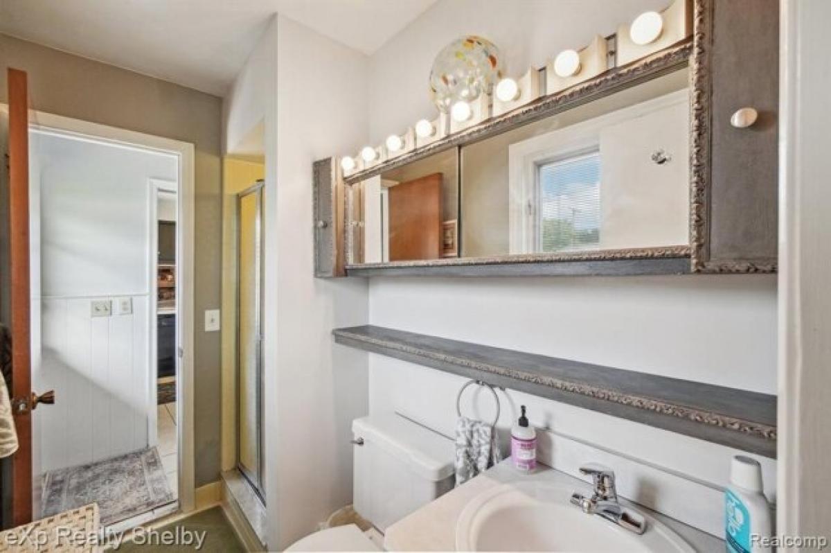 Picture of Home For Sale in Saint Clair Shores, Michigan, United States