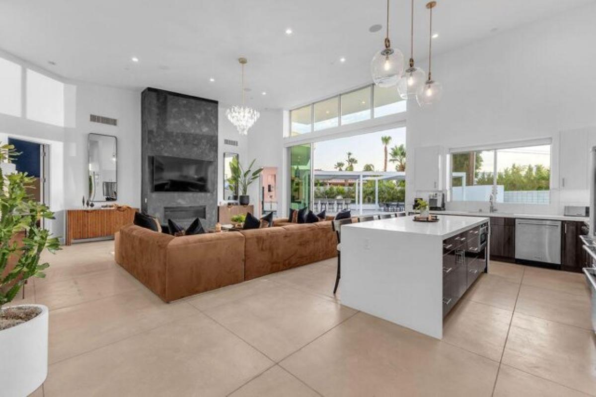 Picture of Home For Sale in Palm Springs, California, United States