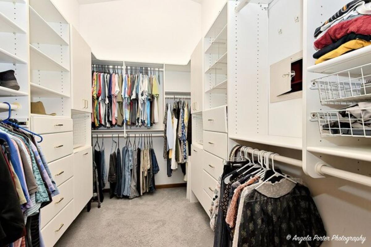 Picture of Home For Sale in Palatine, Illinois, United States