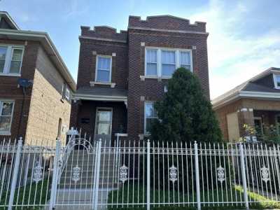 Home For Rent in Chicago, Illinois