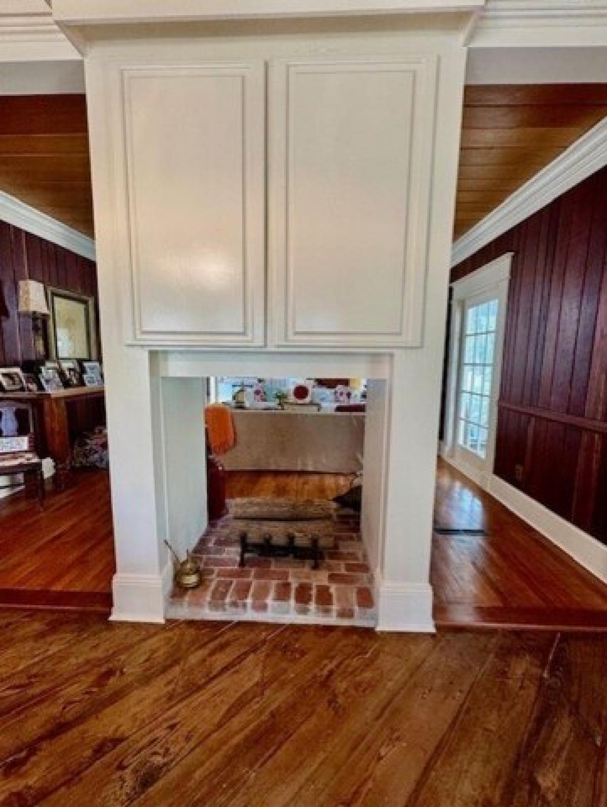 Picture of Home For Sale in Natchez, Mississippi, United States