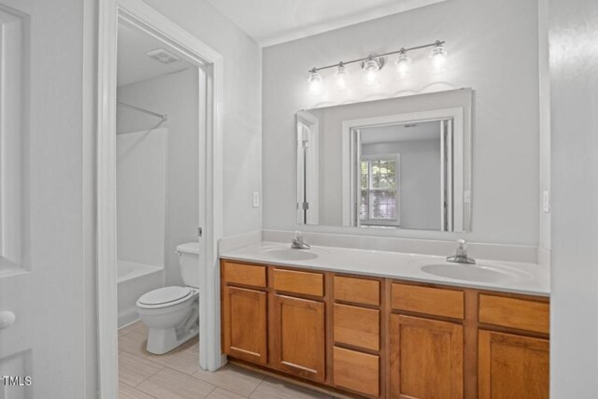 Picture of Home For Sale in Raleigh, North Carolina, United States