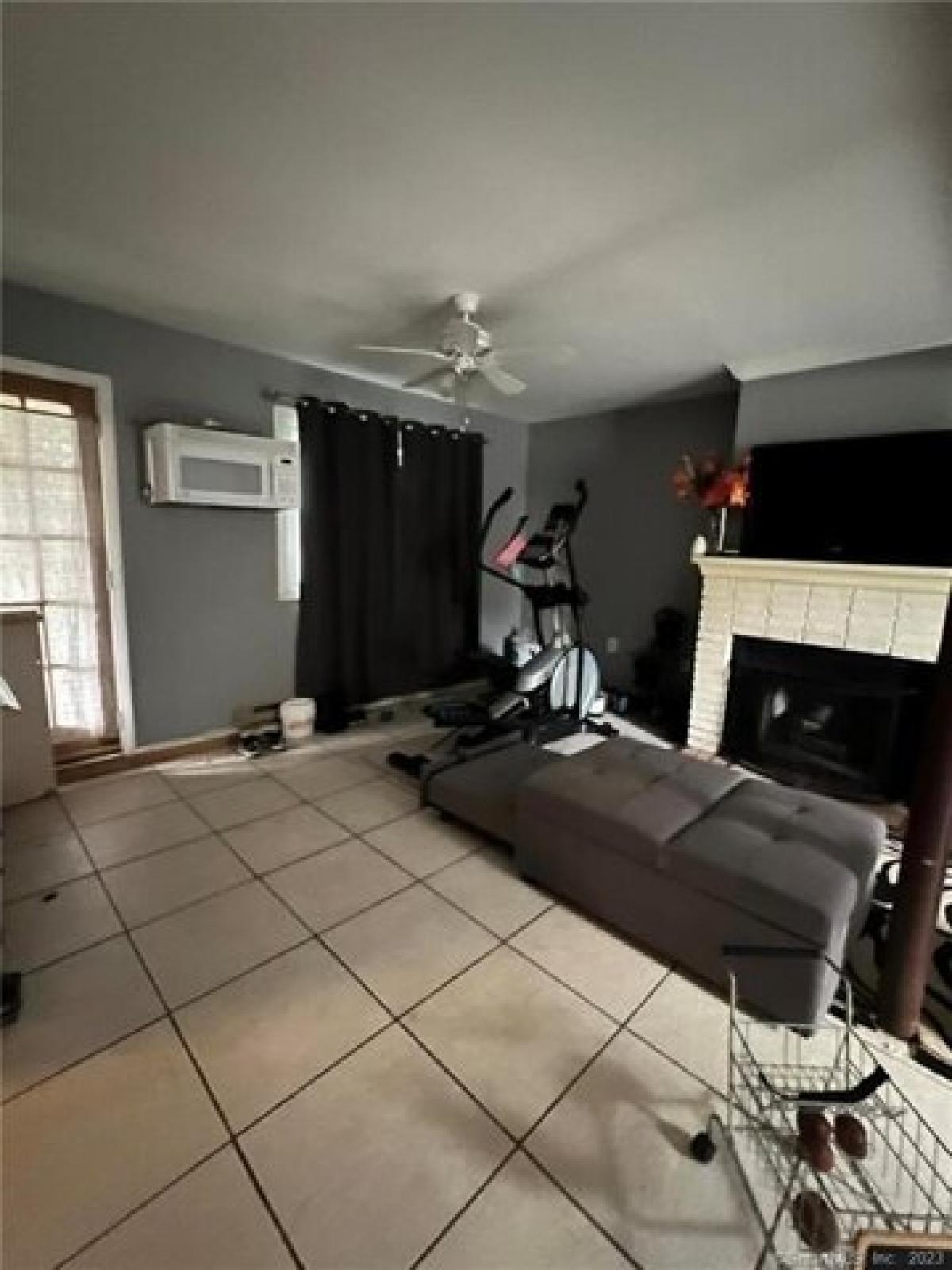 Picture of Home For Sale in Waterbury, Connecticut, United States