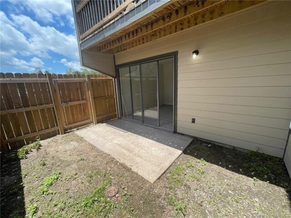 Picture of Home For Sale in Lake Charles, Louisiana, United States