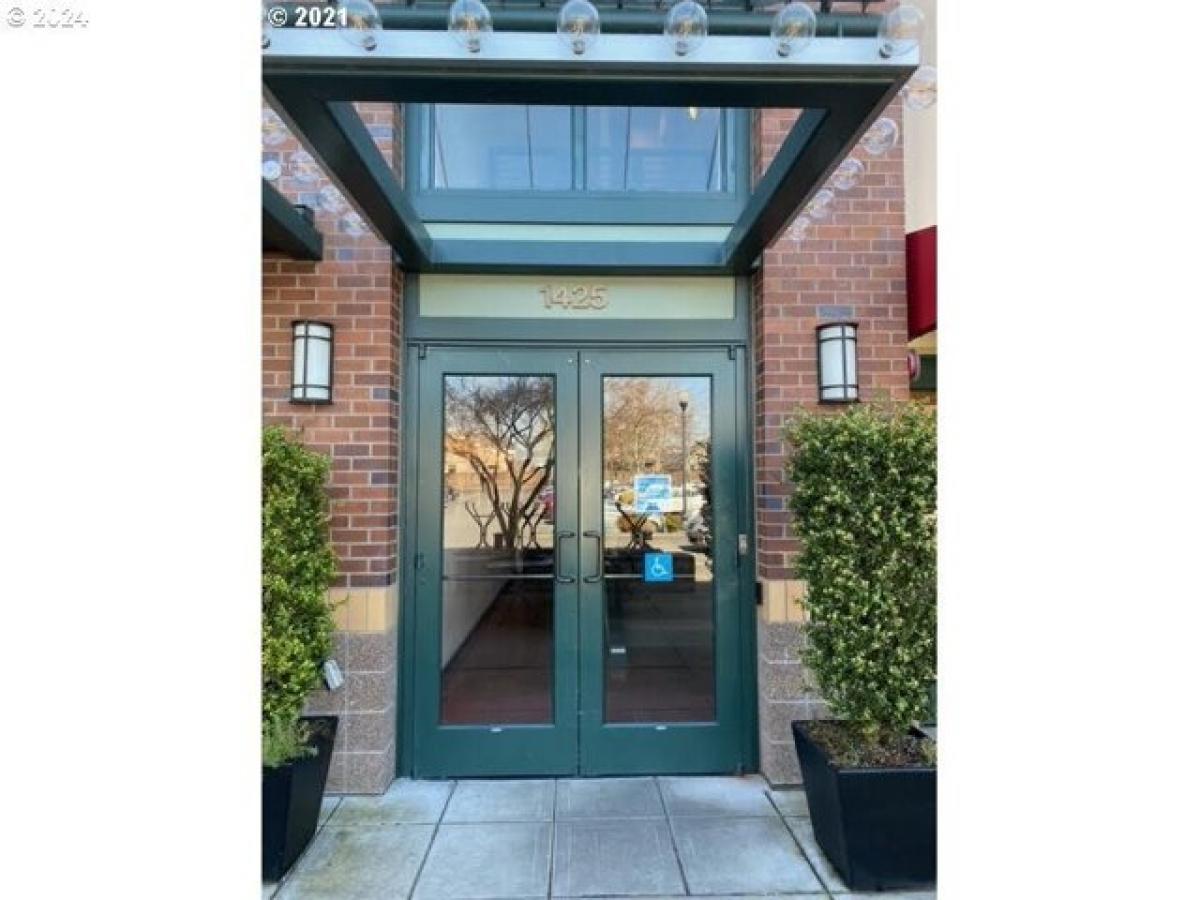 Picture of Home For Sale in Hillsboro, Oregon, United States