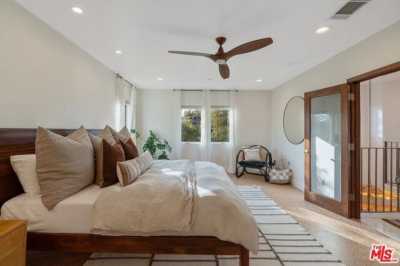 Home For Sale in Woodland Hills, California