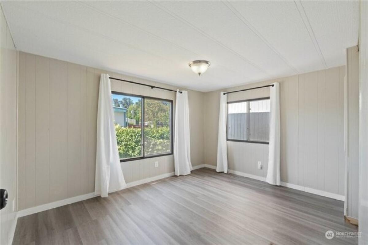 Picture of Home For Sale in Olympia, Washington, United States