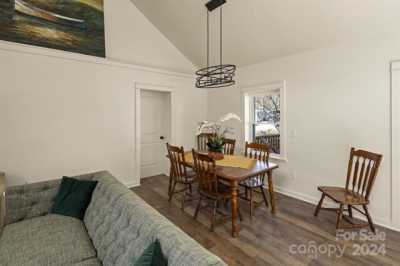 Home For Sale in Hendersonville, North Carolina