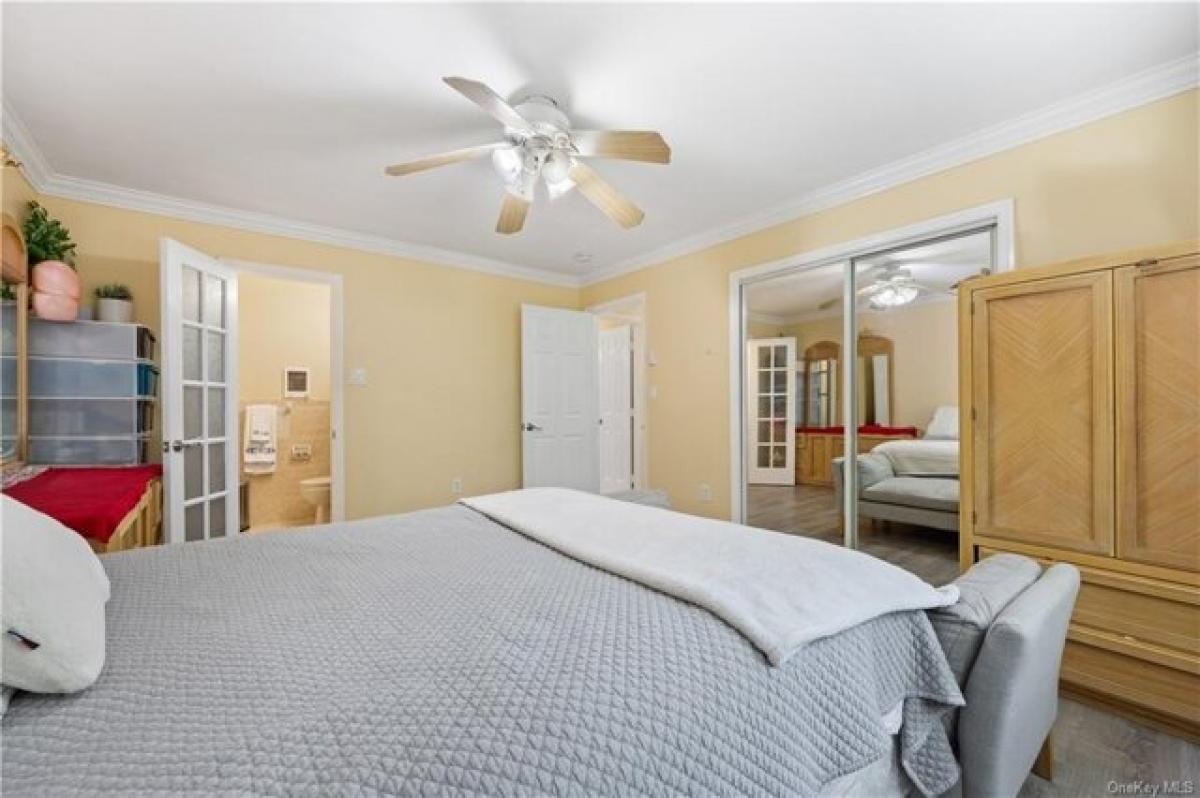 Picture of Home For Sale in White Plains, New York, United States