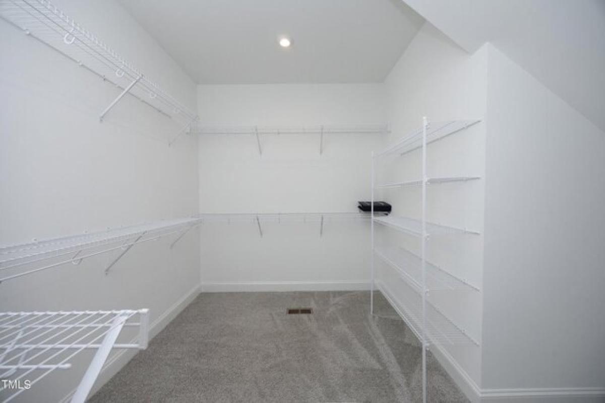 Picture of Home For Sale in Pittsboro, North Carolina, United States