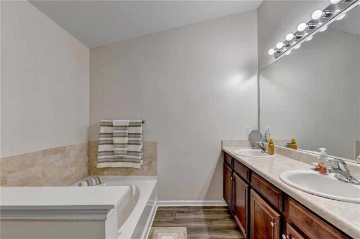 Picture of Home For Sale in Lawrenceville, Georgia, United States