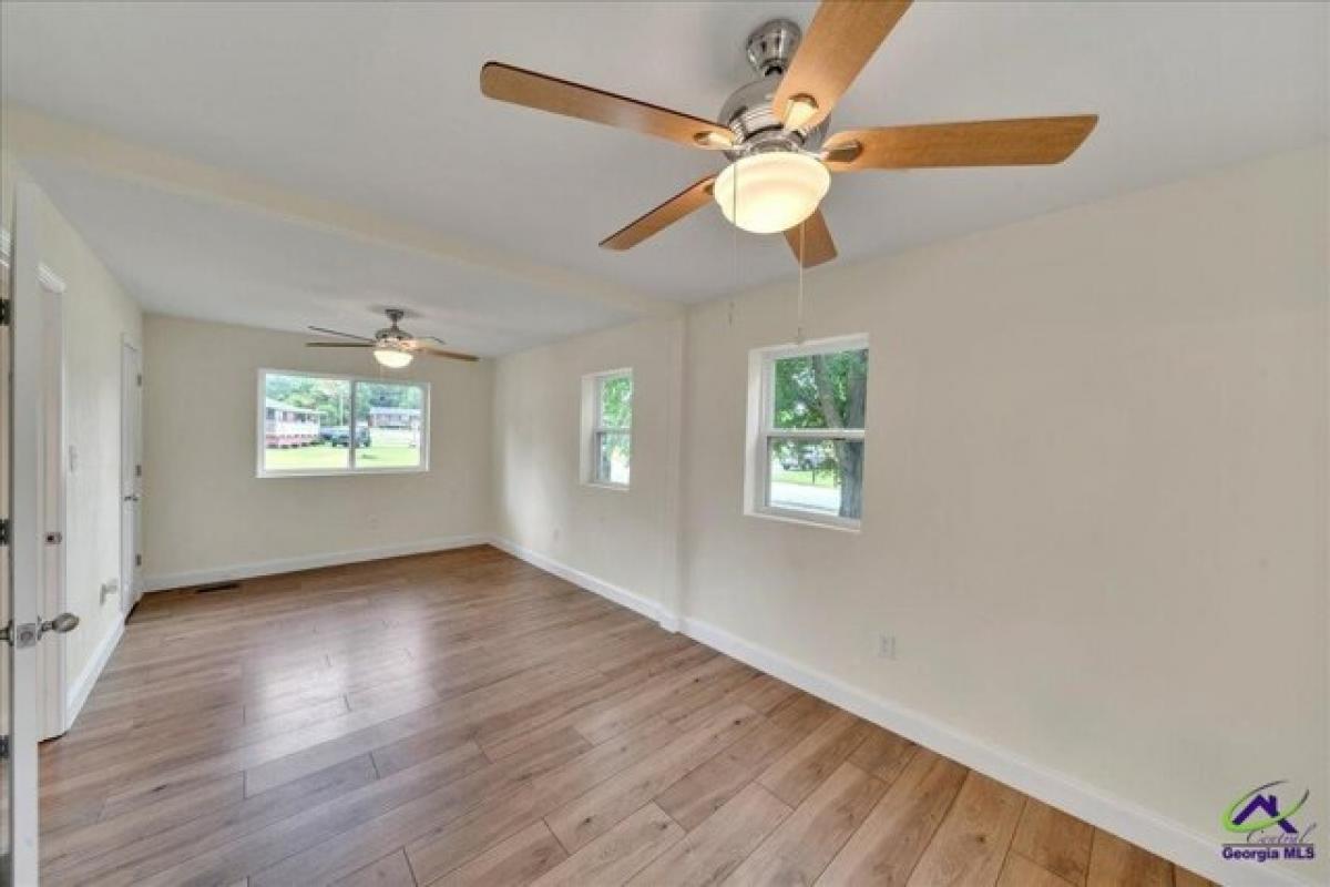 Picture of Home For Sale in Warner Robins, Georgia, United States