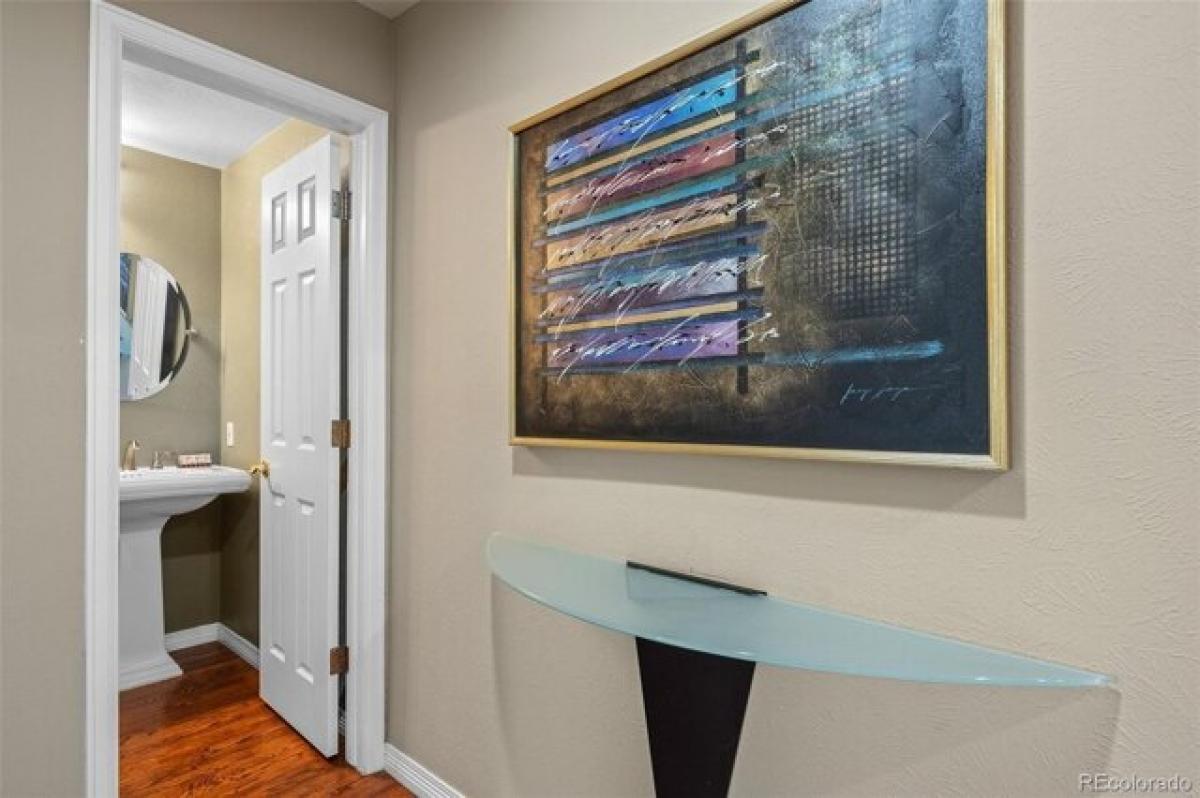 Picture of Home For Sale in Englewood, Colorado, United States