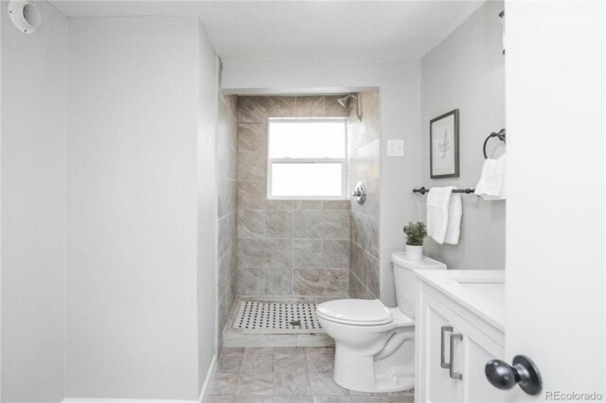 Picture of Home For Sale in Aurora, Colorado, United States