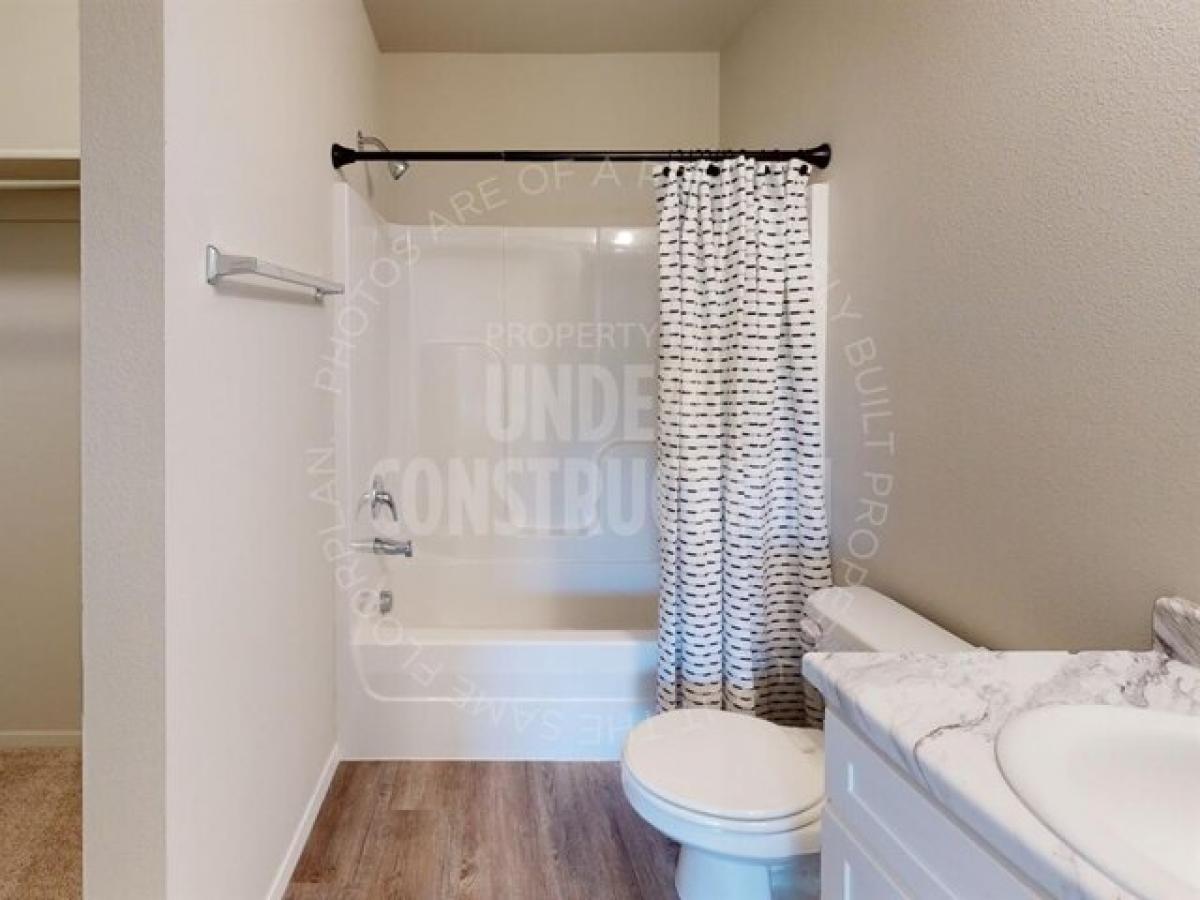 Picture of Home For Sale in Yukon, Oklahoma, United States