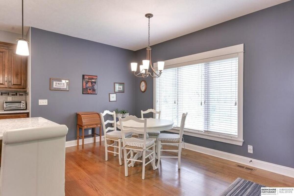 Picture of Home For Sale in Elkhorn, Nebraska, United States