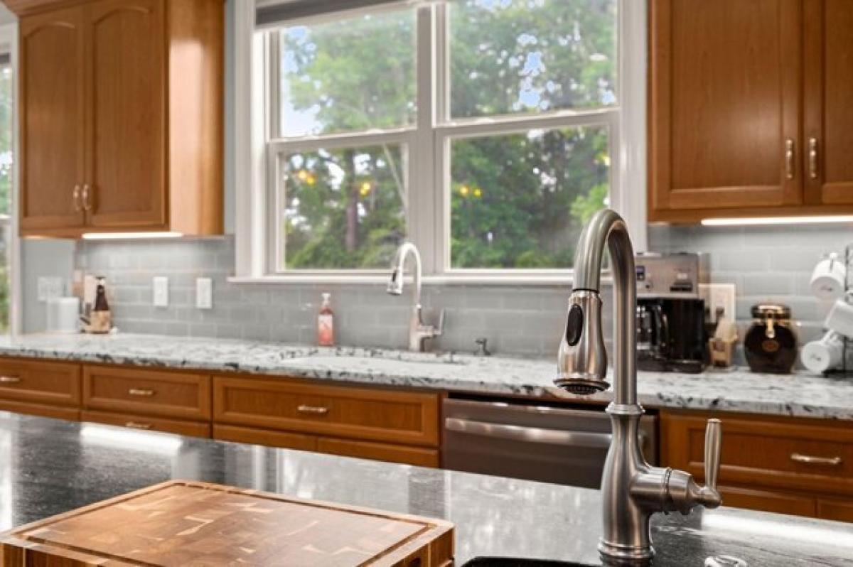 Picture of Home For Sale in North Charleston, South Carolina, United States