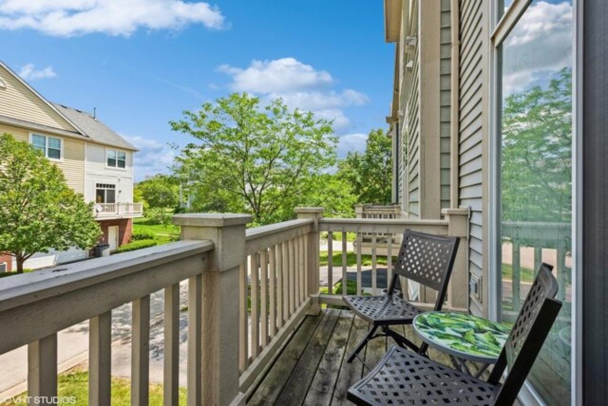 Picture of Home For Sale in Elgin, Illinois, United States