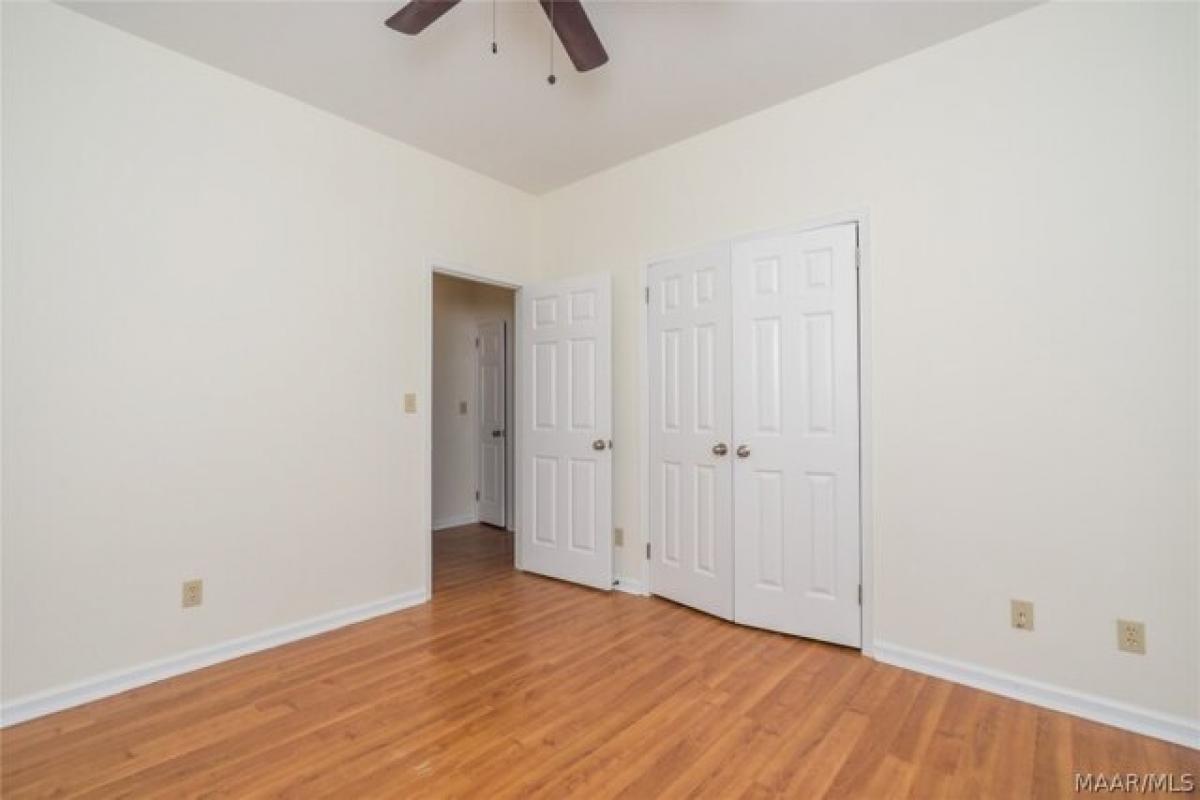 Picture of Home For Sale in Montgomery, Alabama, United States