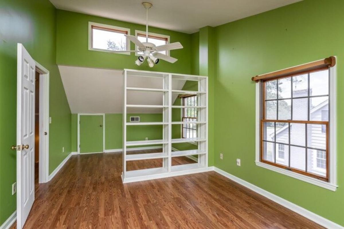 Picture of Home For Sale in Lexington, Kentucky, United States