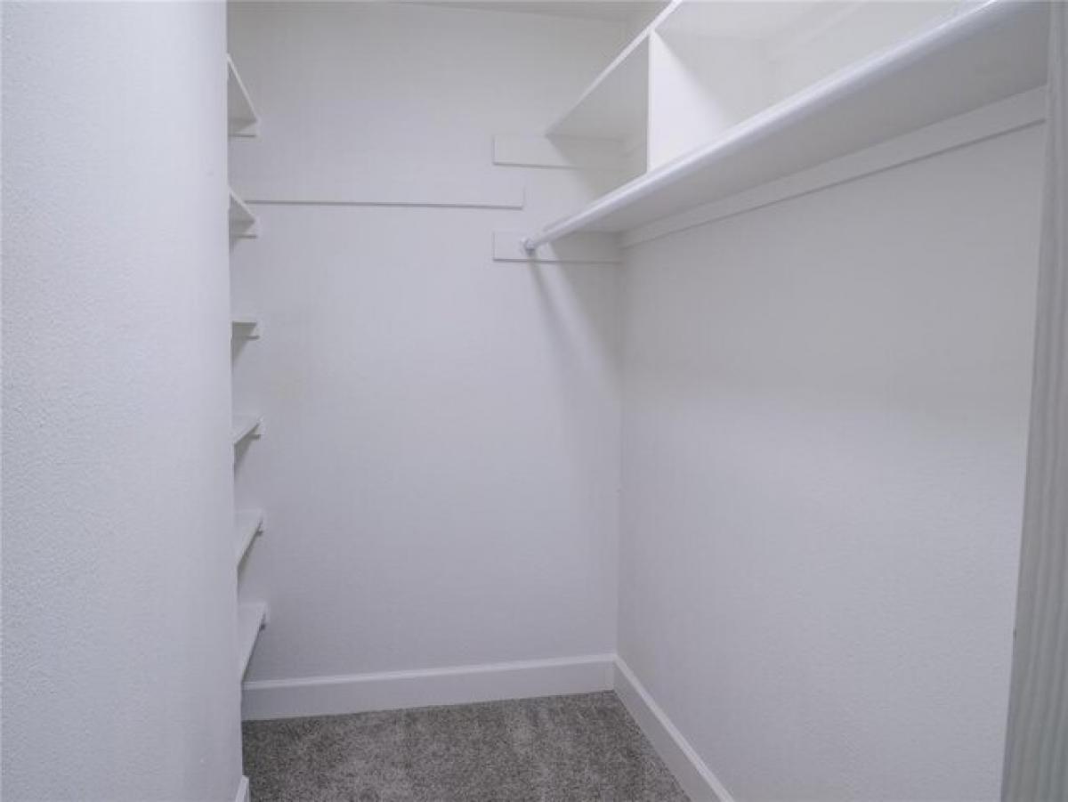 Picture of Home For Sale in Lawton, Oklahoma, United States