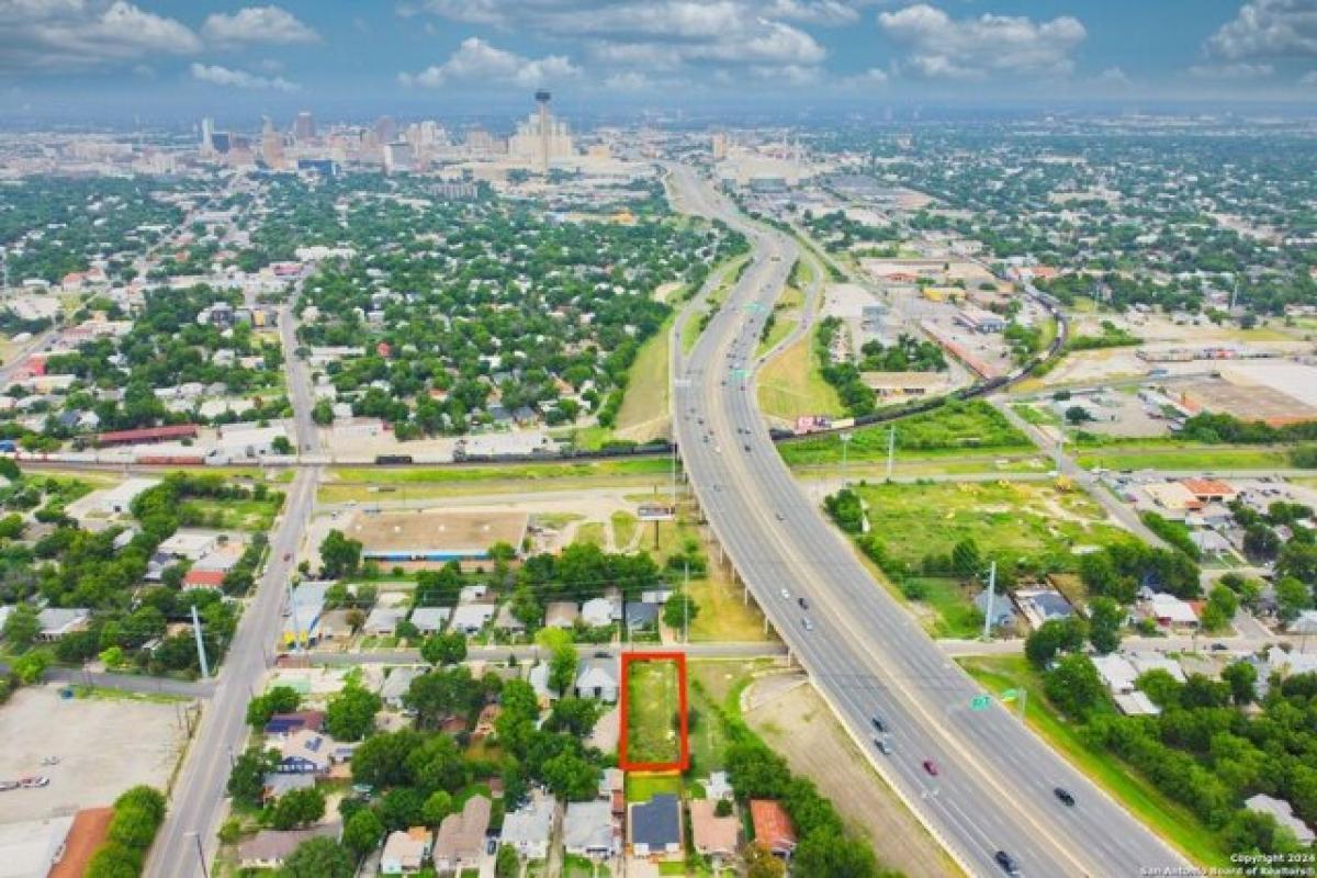Picture of Residential Land For Sale in San Antonio, Texas, United States