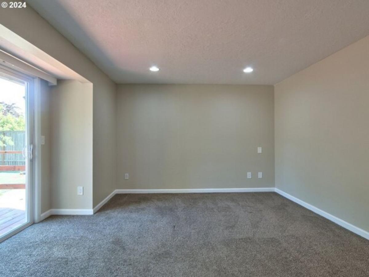 Picture of Home For Sale in Beaverton, Oregon, United States