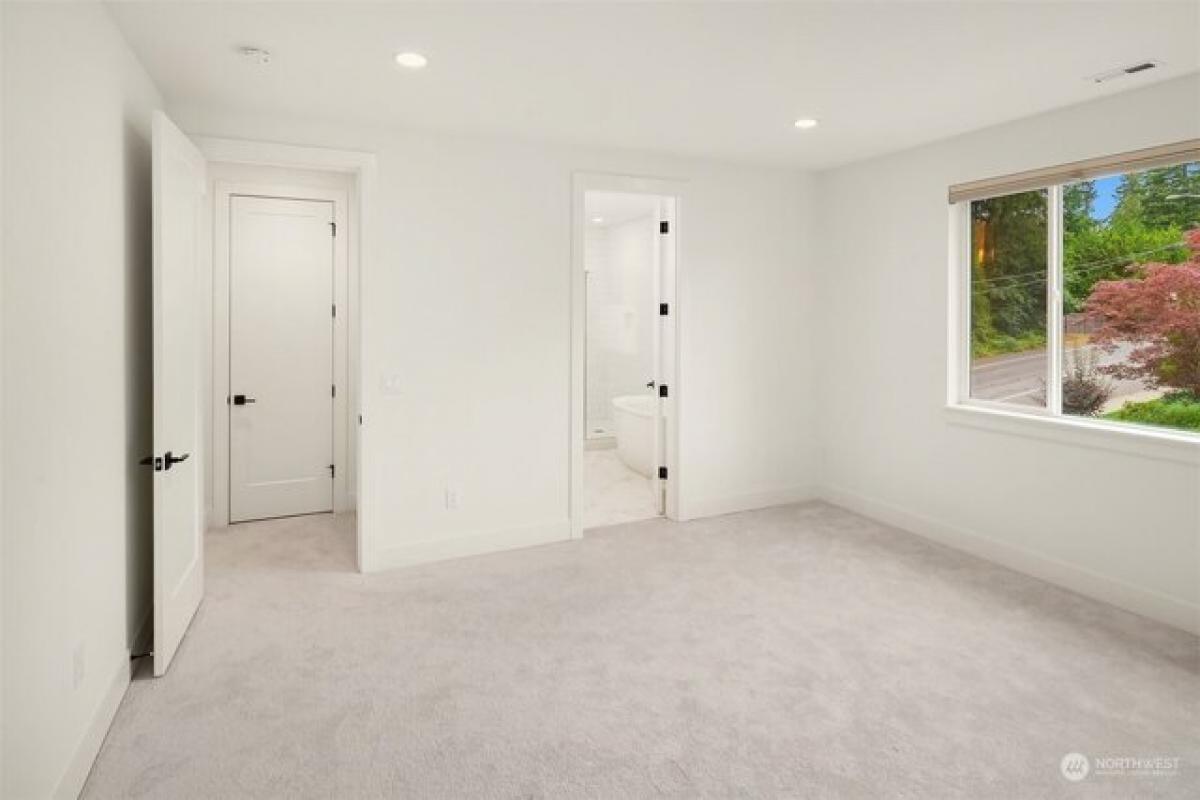 Picture of Home For Sale in Sammamish, Washington, United States