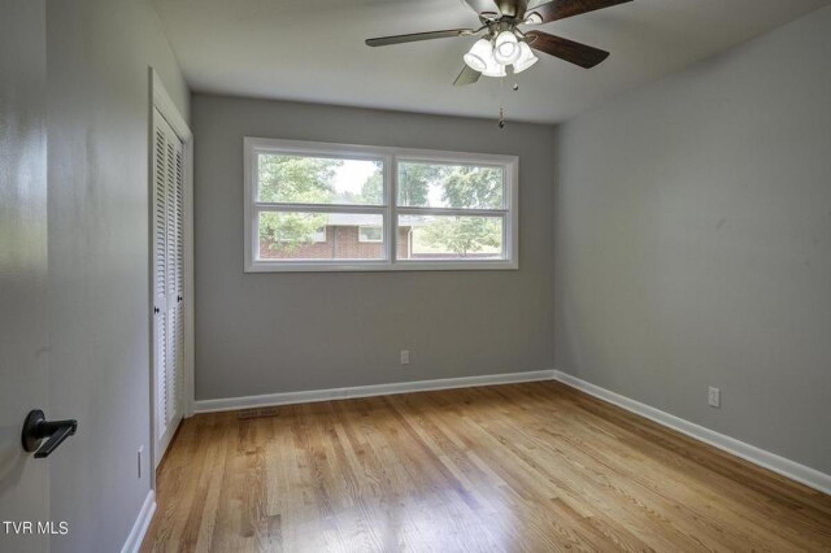 Picture of Home For Sale in Kingsport, Tennessee, United States