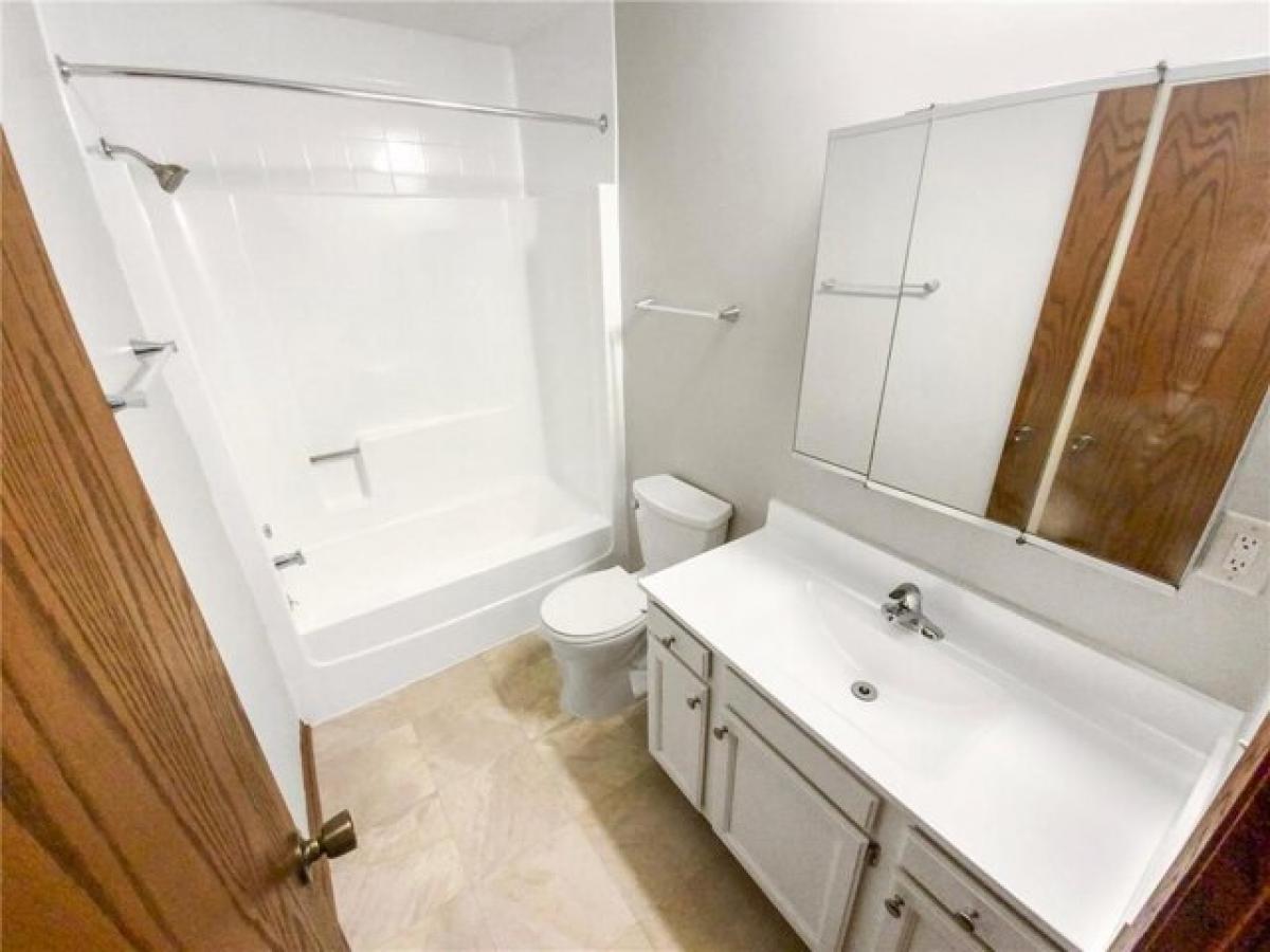 Picture of Home For Sale in Eden Prairie, Minnesota, United States