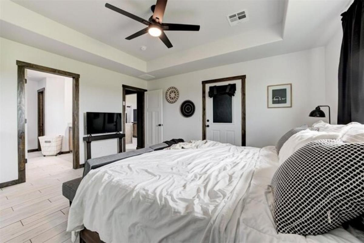 Picture of Home For Sale in Blanchard, Oklahoma, United States