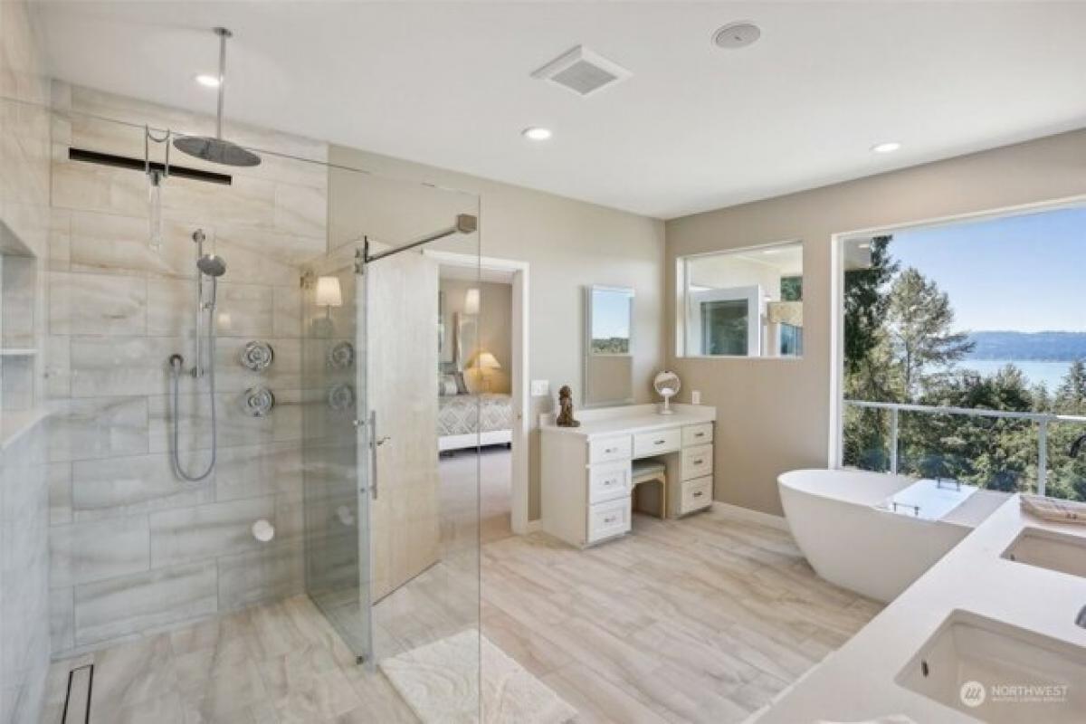 Picture of Home For Sale in Sammamish, Washington, United States