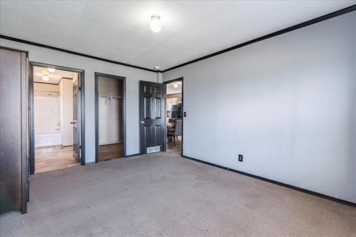 Picture of Home For Sale in Kyle, Texas, United States