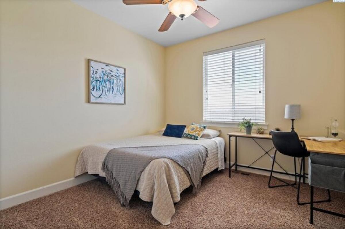 Picture of Home For Sale in Kennewick, Washington, United States