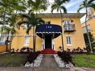 Home For Sale in Coral Gables, Florida