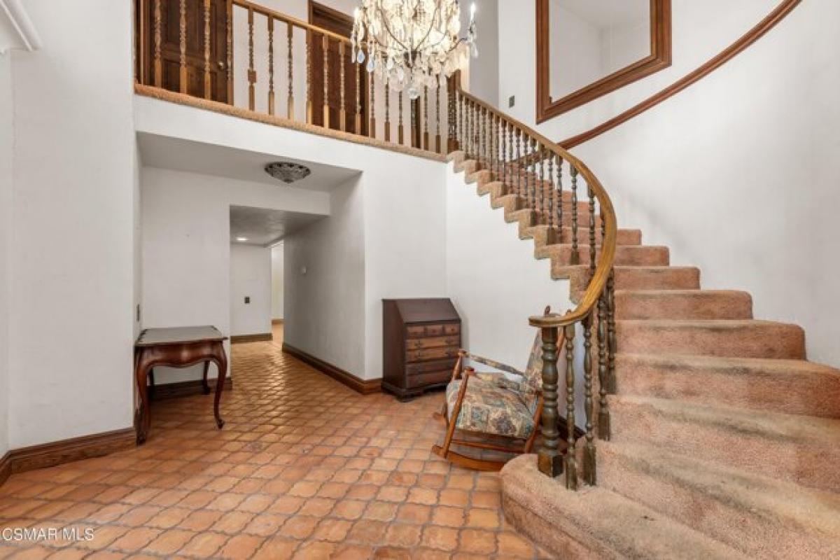 Picture of Home For Sale in Westlake Village, California, United States