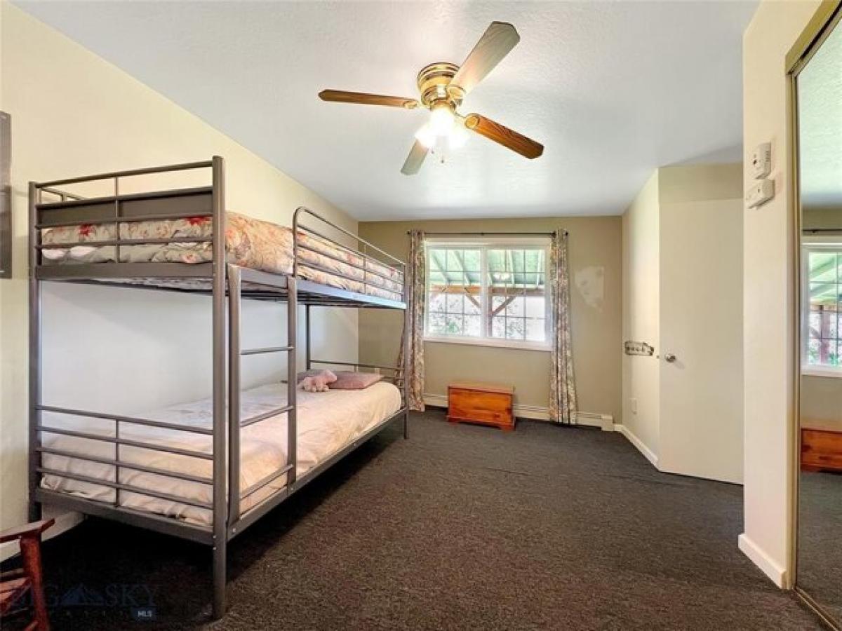 Picture of Home For Sale in Belgrade, Montana, United States