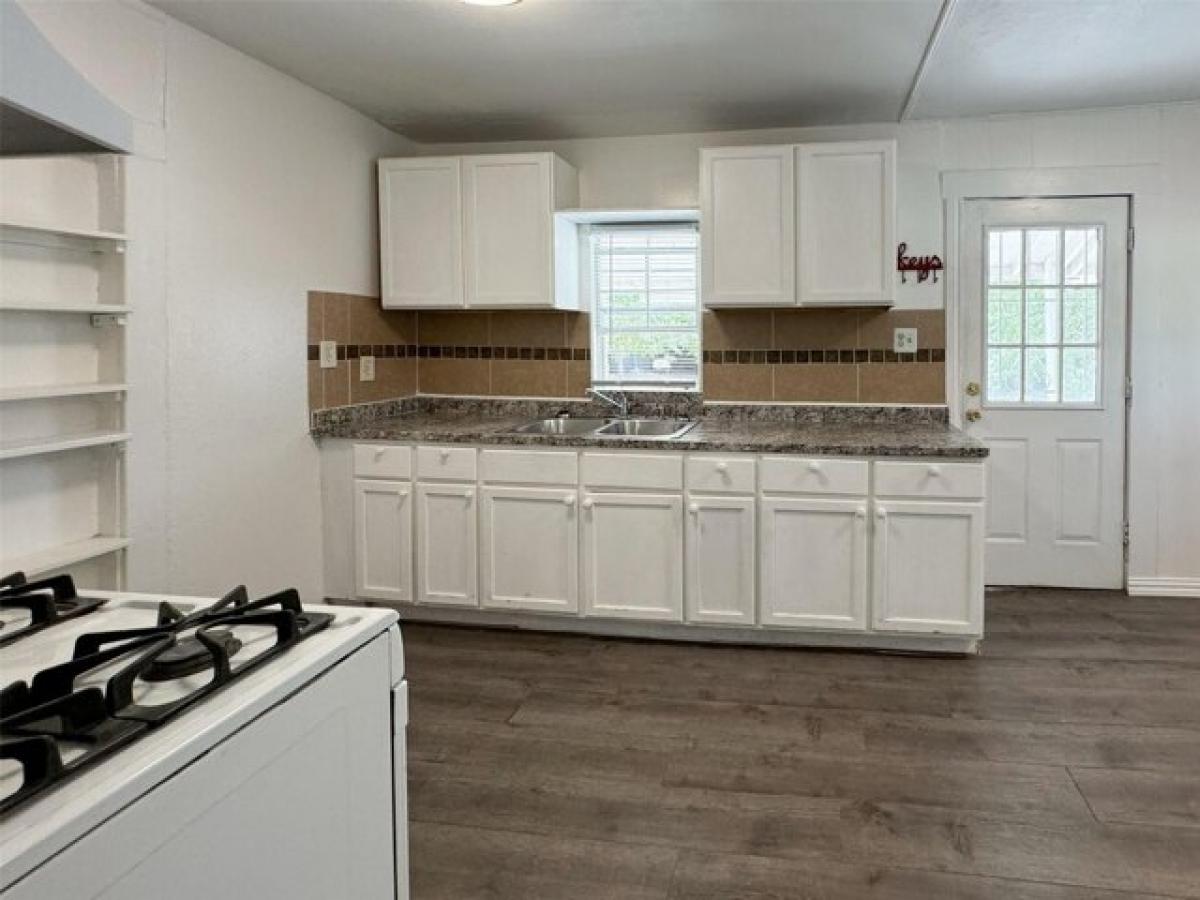 Picture of Home For Sale in Denton, Texas, United States