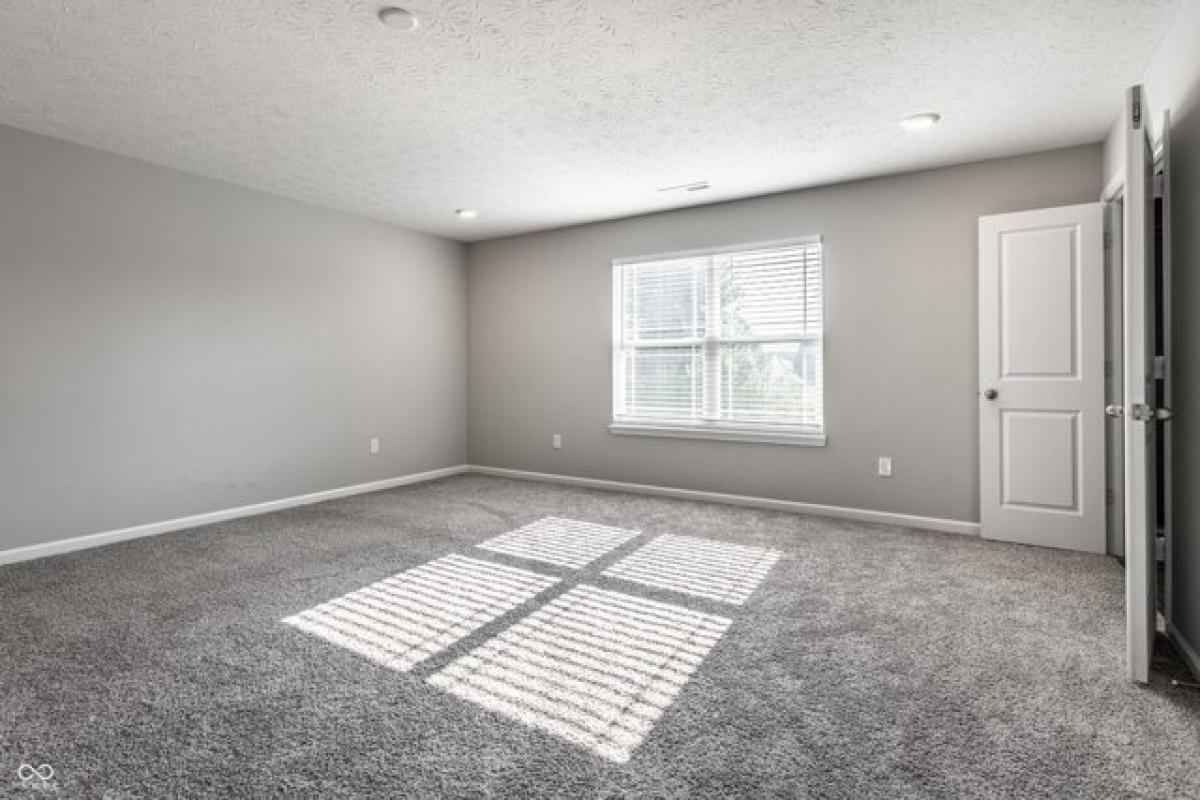 Picture of Home For Sale in Greenwood, Indiana, United States