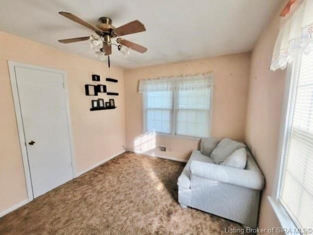 Picture of Home For Sale in New Albany, Indiana, United States