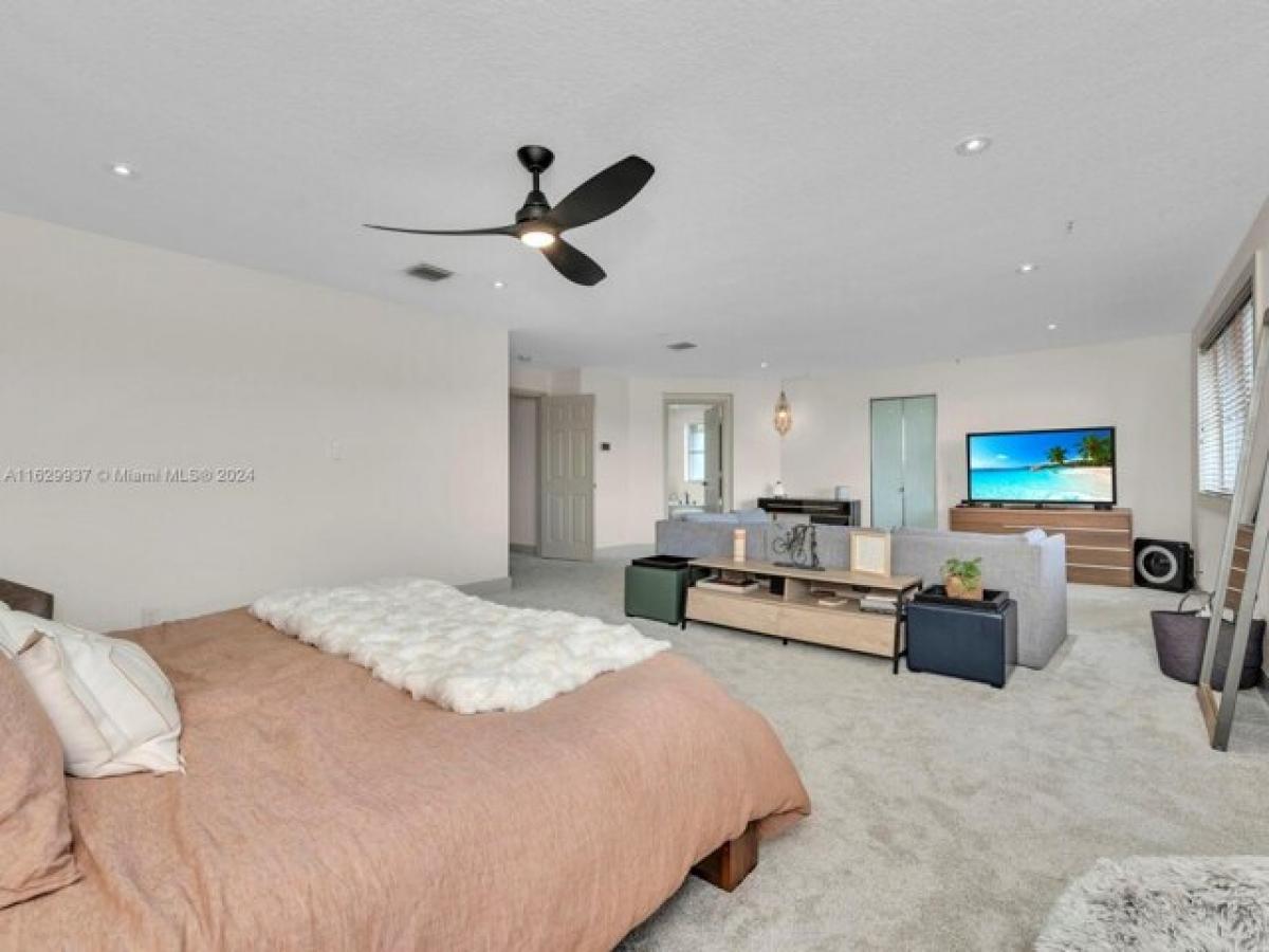 Picture of Home For Sale in Weston, Florida, United States