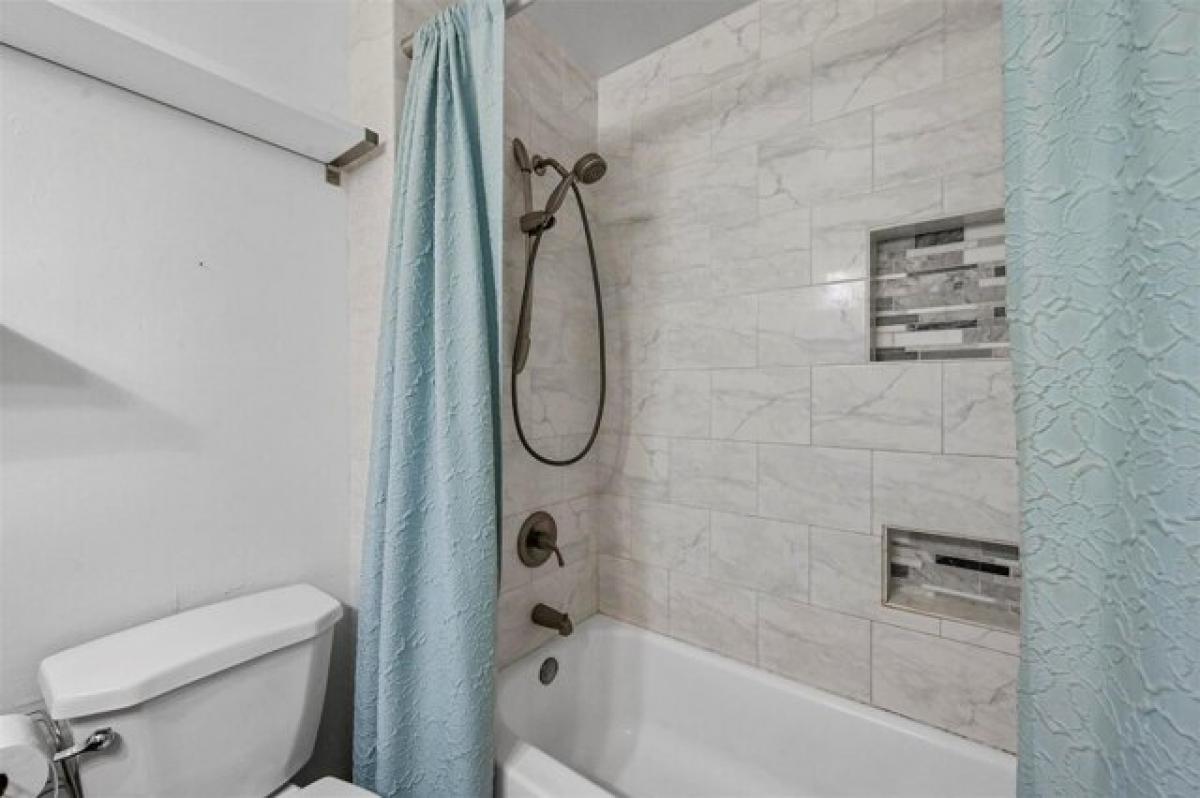 Picture of Home For Sale in Lewisville, Texas, United States