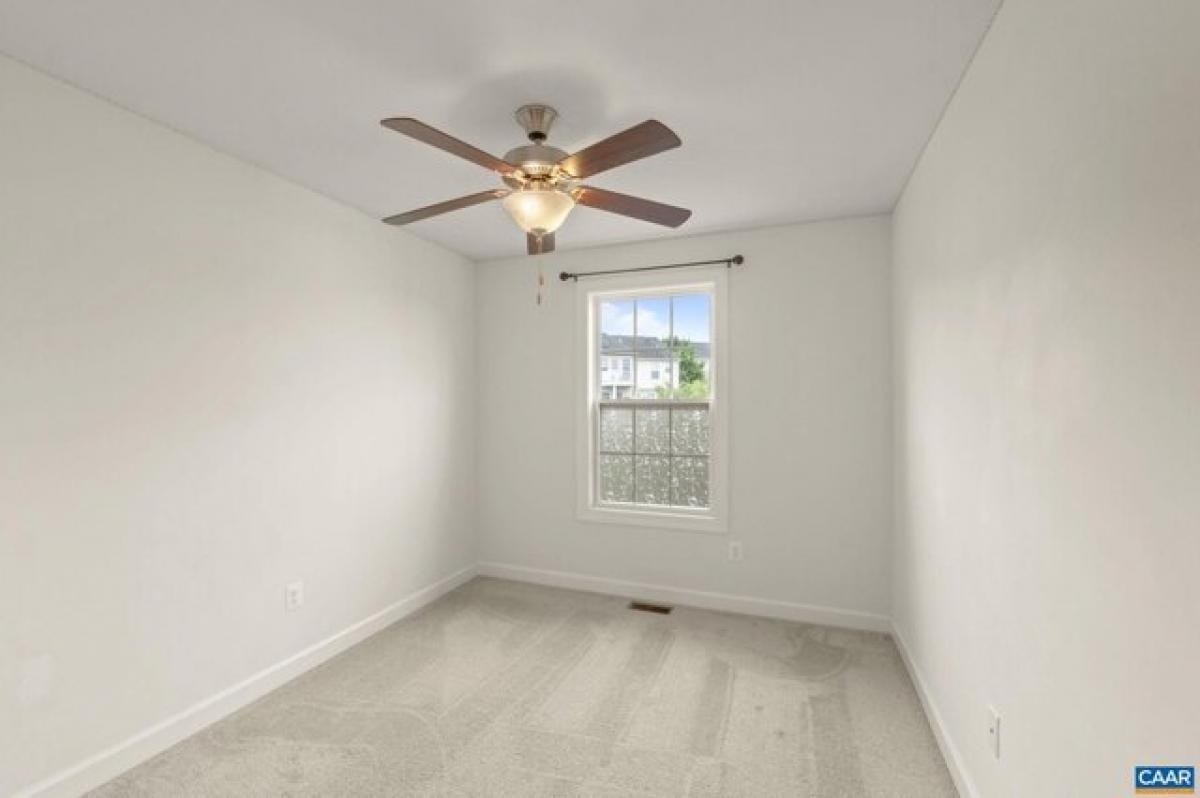 Picture of Home For Sale in Charlottesville, Virginia, United States