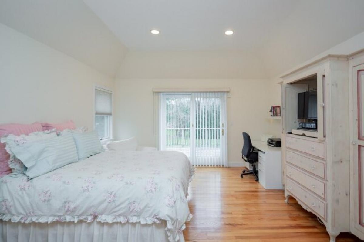 Picture of Home For Rent in Southampton, New York, United States