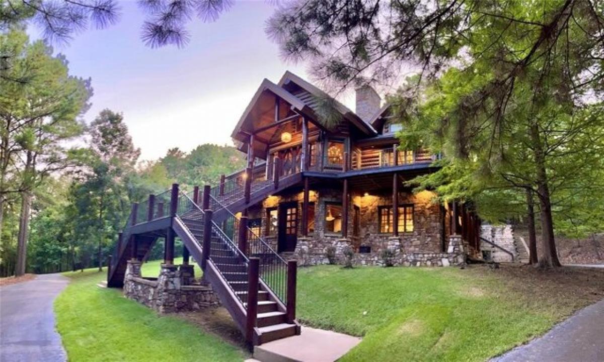 Picture of Home For Sale in Broken Bow, Oklahoma, United States