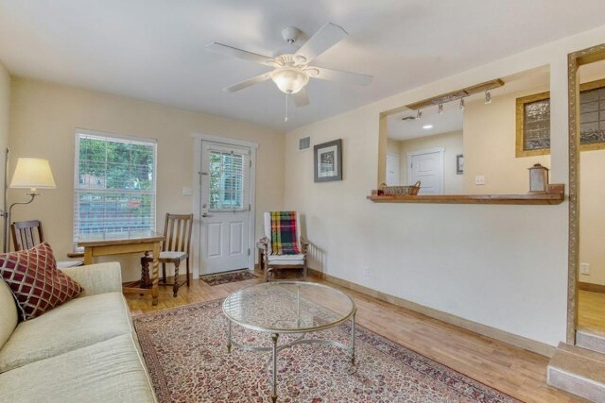 Picture of Home For Sale in Fredericksburg, Texas, United States