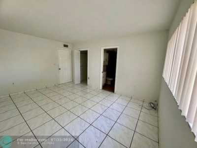 Apartment For Rent in Miami, Florida