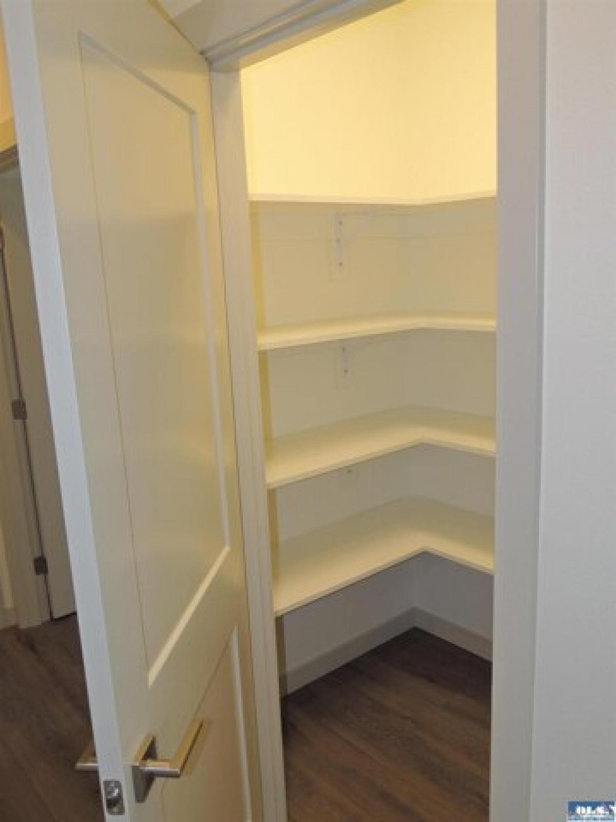 Picture of Home For Sale in Sequim, Washington, United States